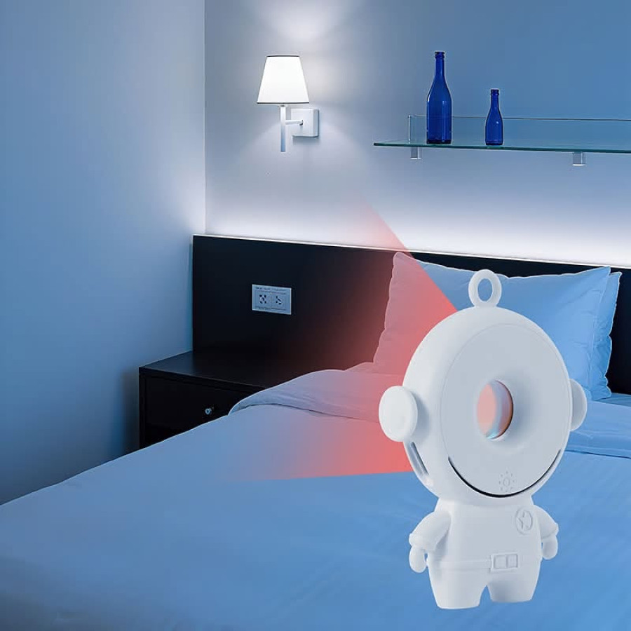 Hidden Camera Detector (Astronaut Keychain) — image 2