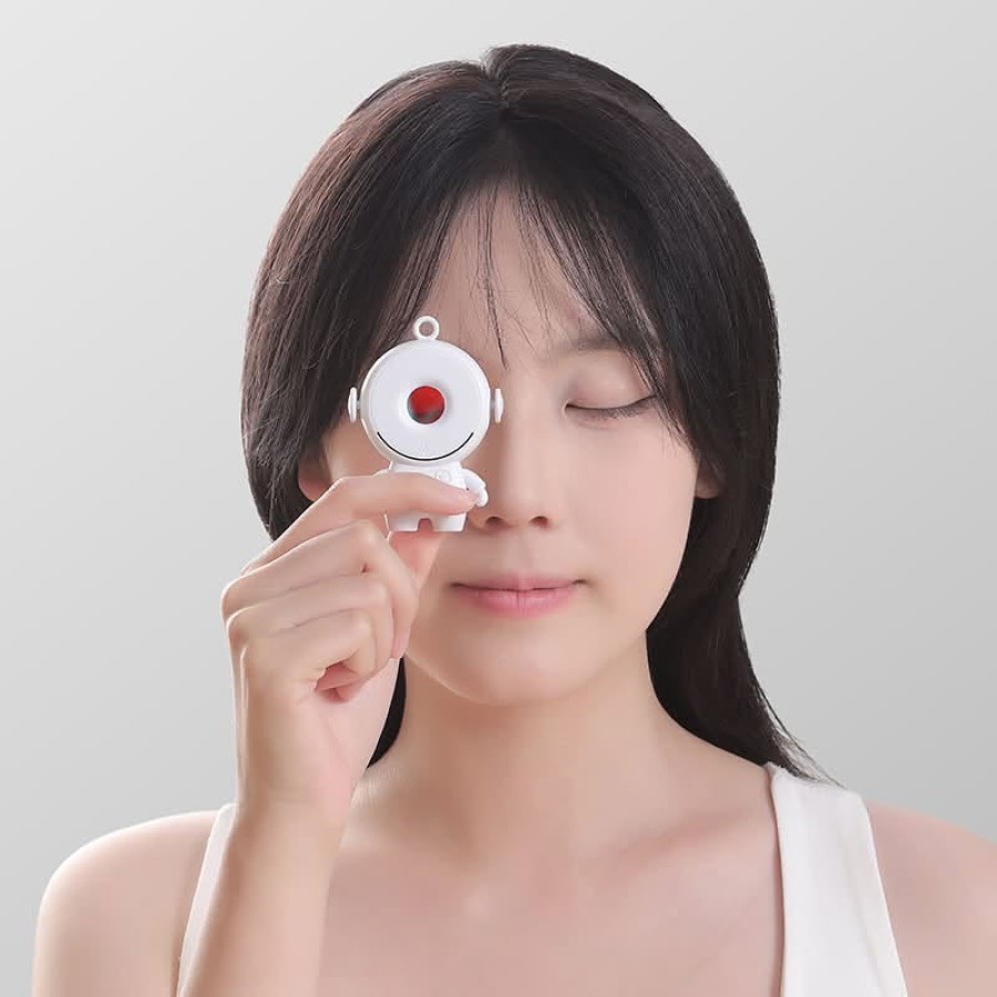 Hidden Camera Detector (Astronaut Keychain) — image 3